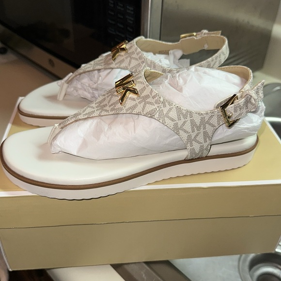 MICHAEL KORS JILLY FLAT SANDAL 7M - Picture 7 of 12